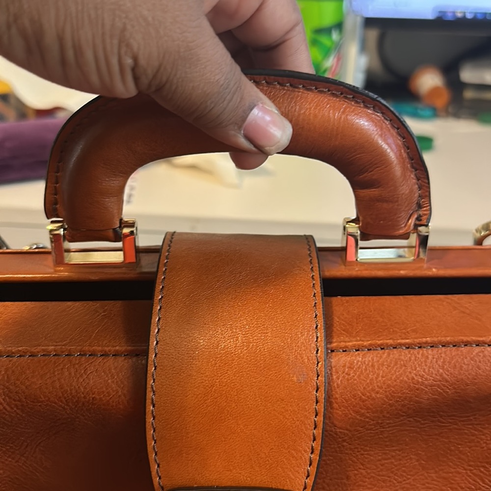 Designer bag complete with dust bag. Can be used as cross body. - Picture 3 of 5